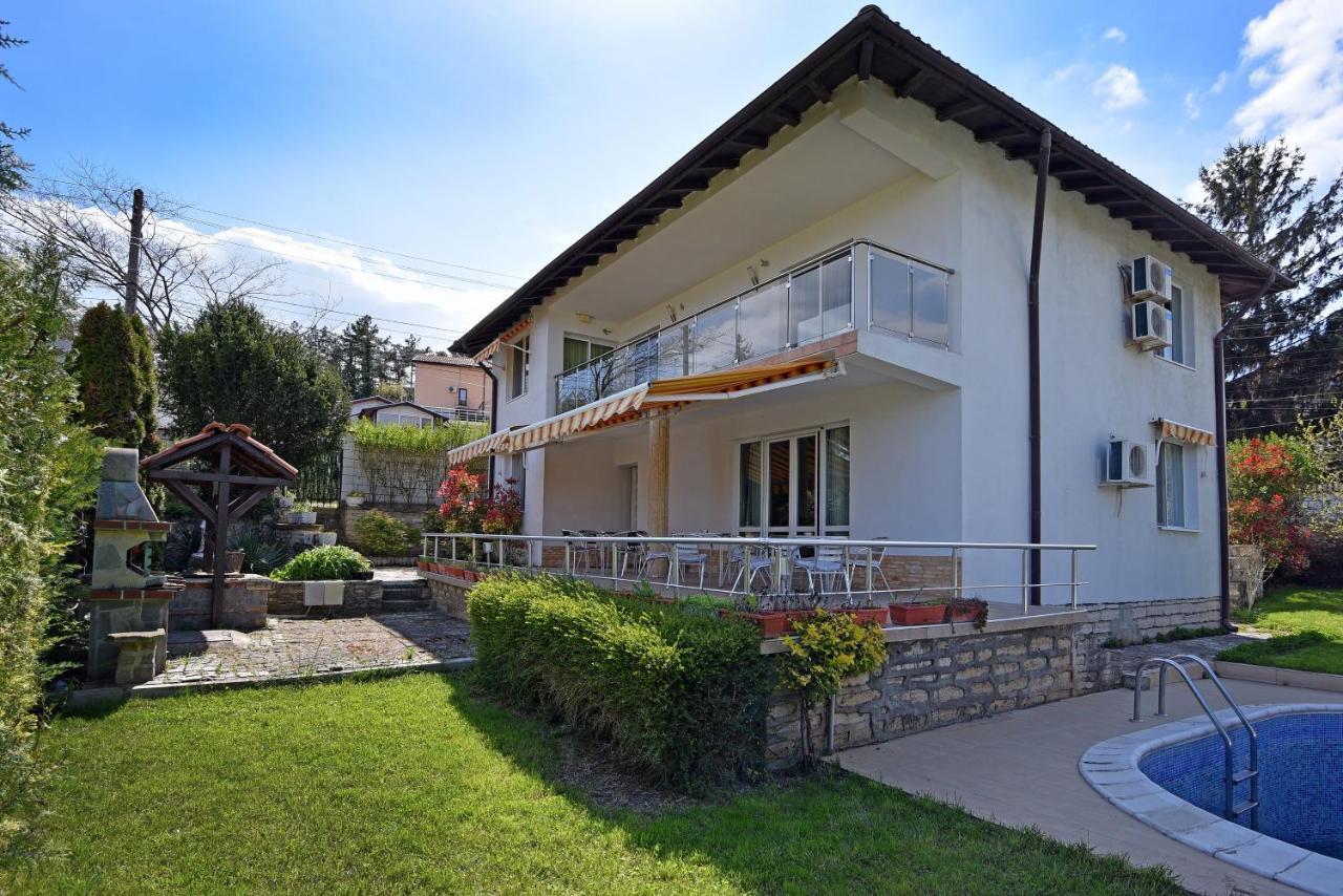 Villa Holiday Baltsjik Buitenkant foto