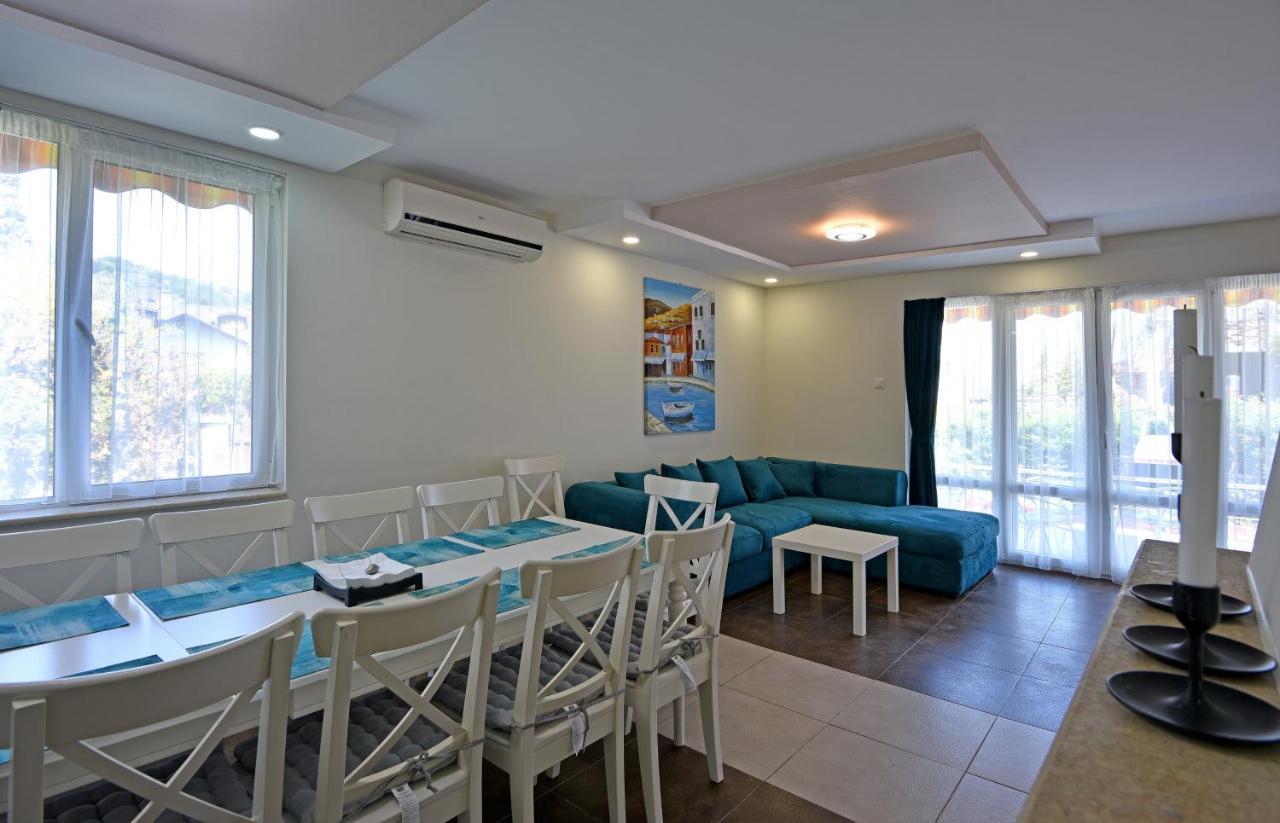 Villa Holiday Baltsjik Buitenkant foto