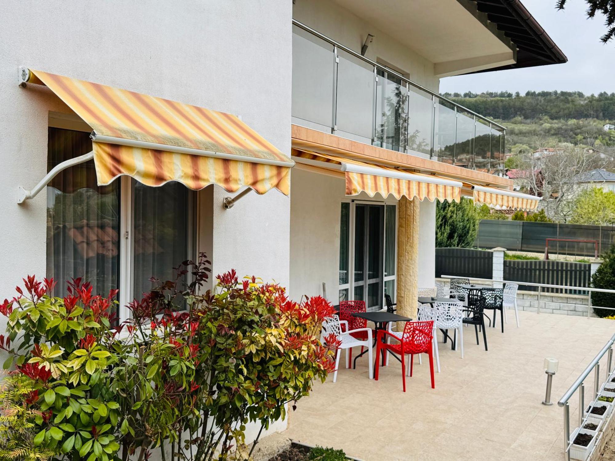 Villa Holiday Baltsjik Buitenkant foto